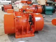 湖北襄樊XVM-A-40-6振動電機已發貨，請郭經理注意查收